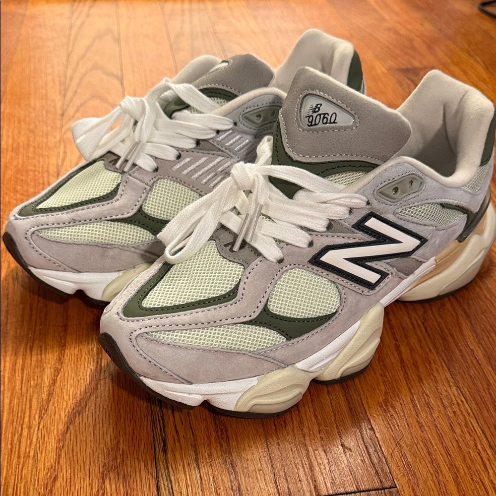 New Balance 9060 Women's Sneakers Olivine